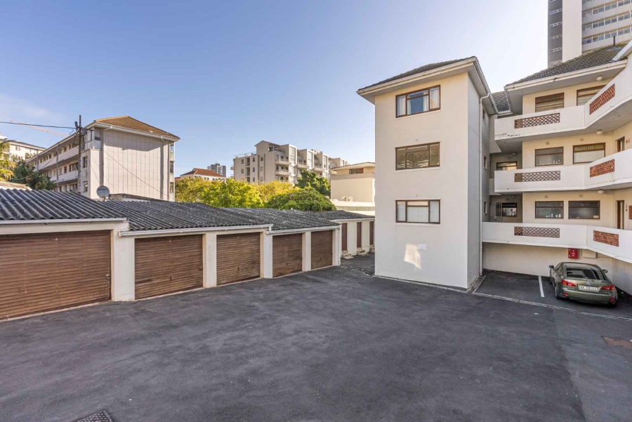 1 Bedroom Property for Sale in Sea Point Western Cape